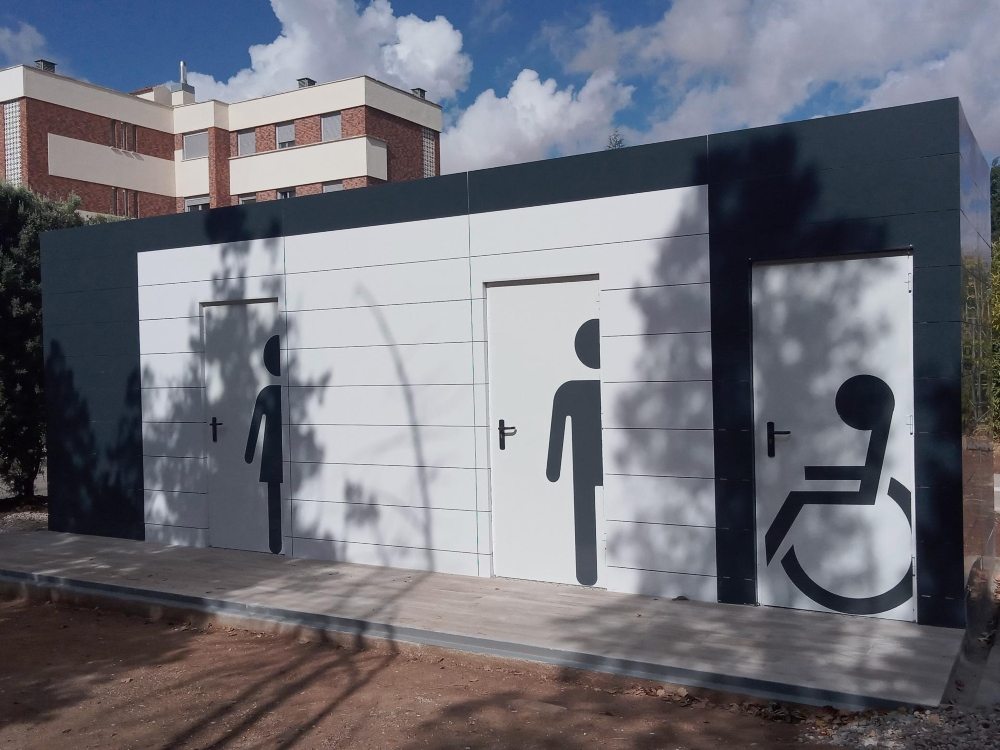 Proyecto Centro Universitario Cardenal Cisneros – Aseos - ABC Modular